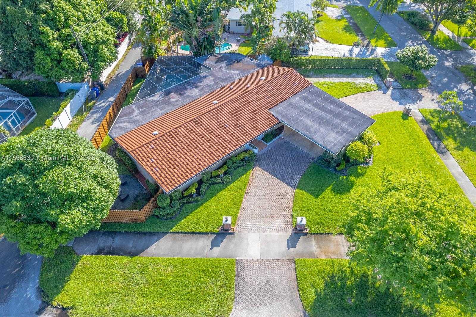 Small Image of 3439 CLEVELAND ST, Hollywood Number 46