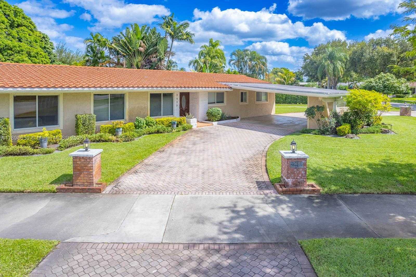 Small Image of 3439 CLEVELAND ST, Hollywood Number 54