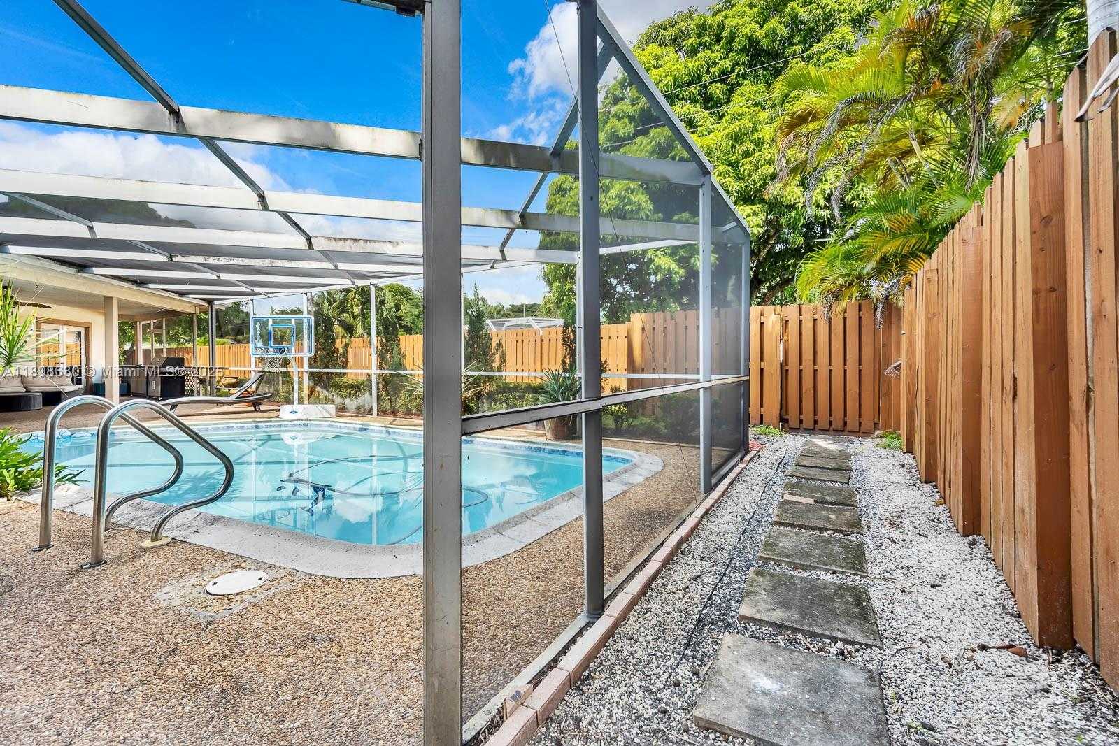 Small Image of 3439 CLEVELAND ST, Hollywood Number 55