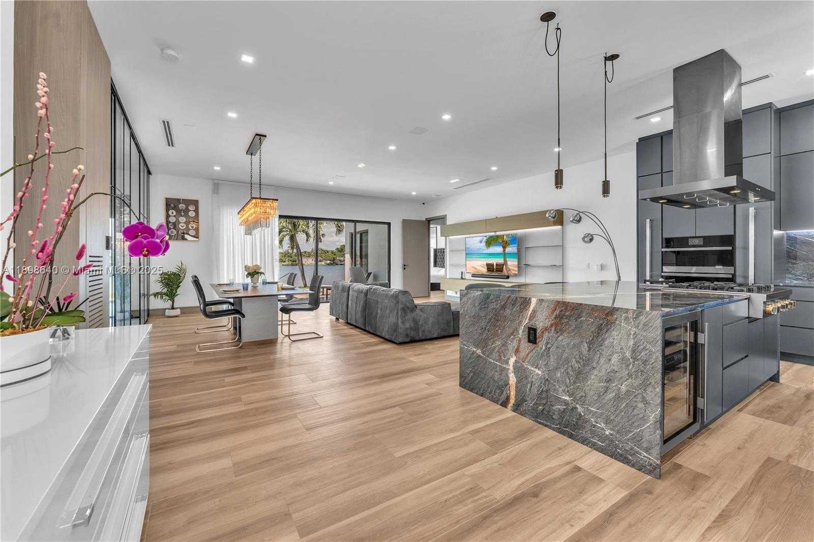 Imagen de Pequeño Objeto