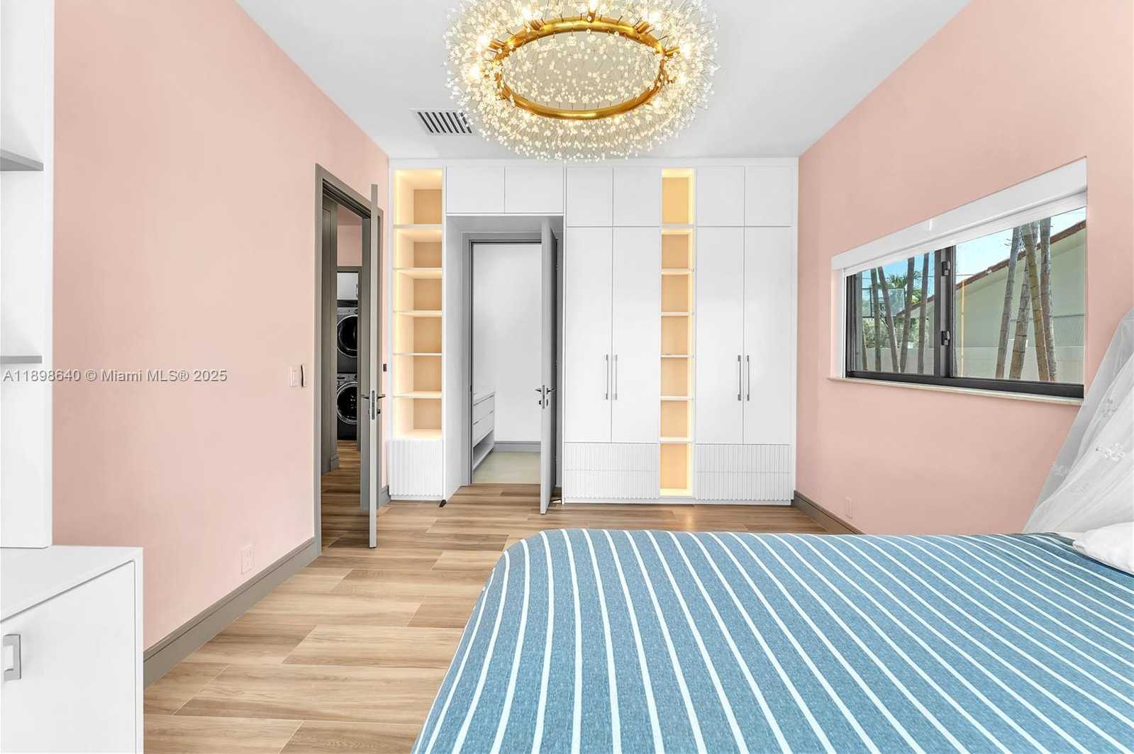 Imagen de Pequeño Objeto