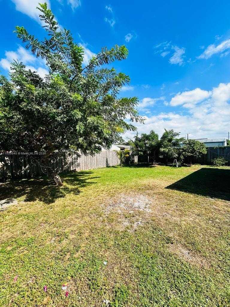 Small Image of 3763 NORTH WEST 204TH ST, Miami Gardens Number 14