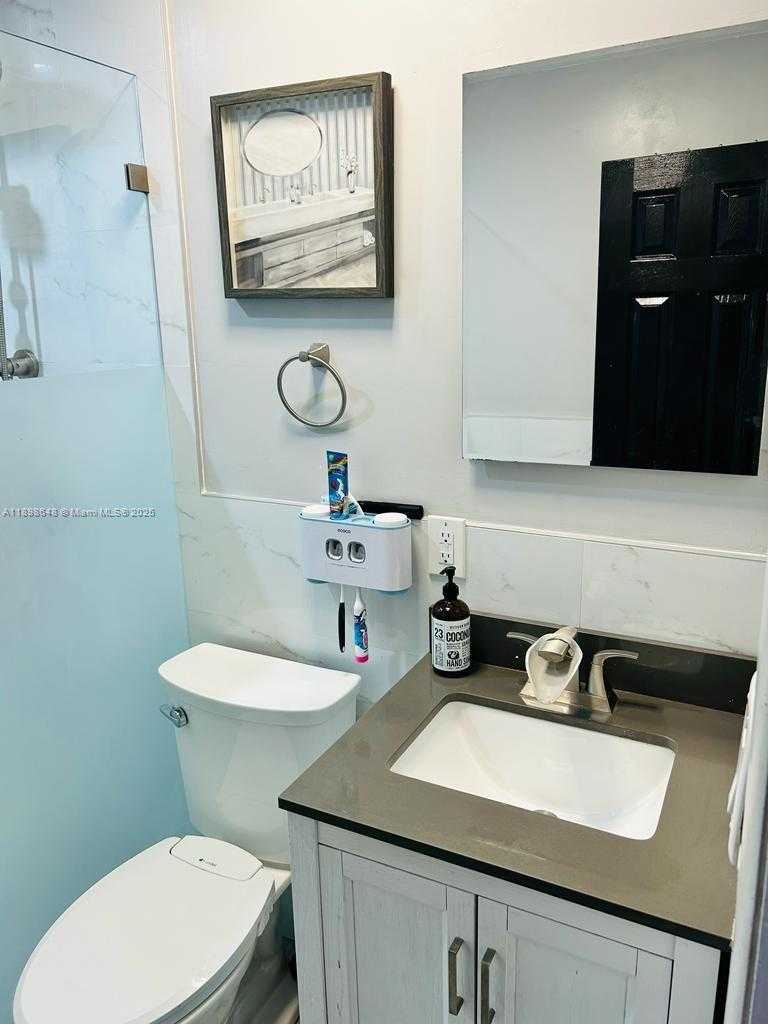 Small Image of 3763 NORTH WEST 204TH ST, Miami Gardens Number 6
