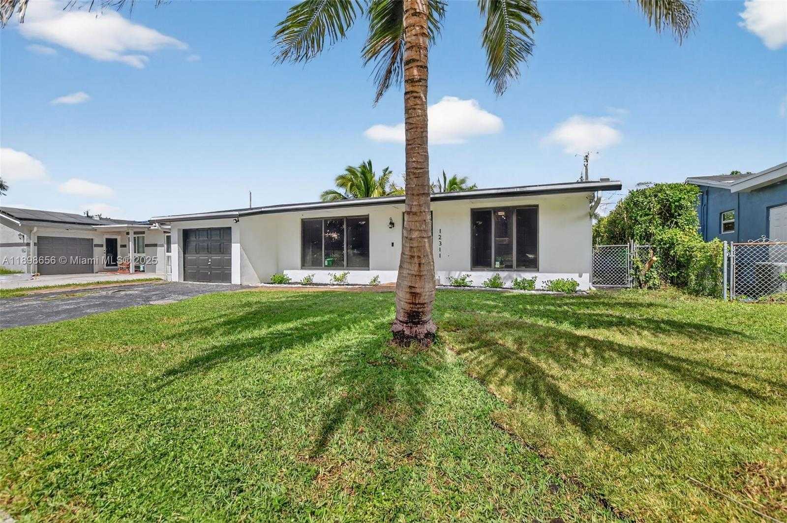 Small Image of 12311 NORTH WEST 29TH ST, Sunrise Number 2