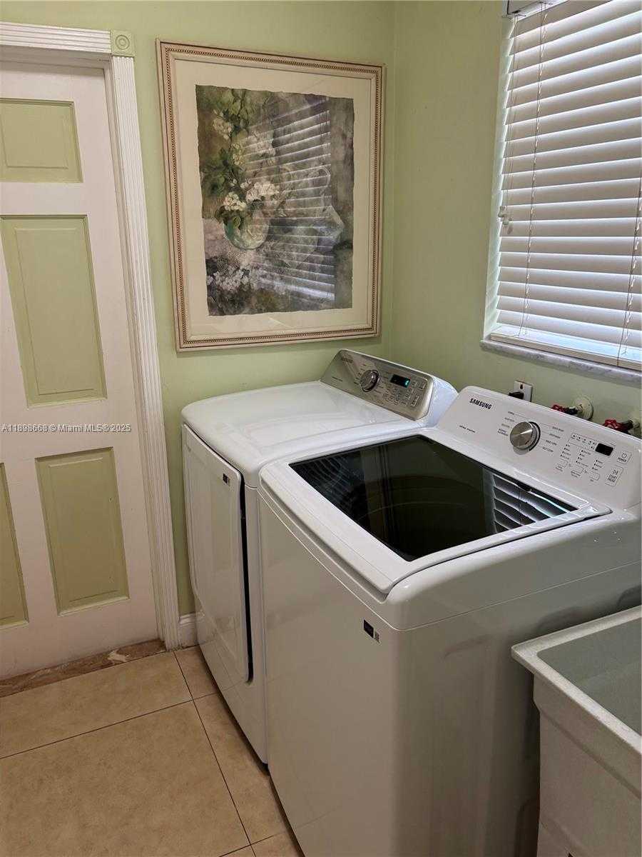 Small Image of 4812 VAN BUREN ST, Hollywood Number 16