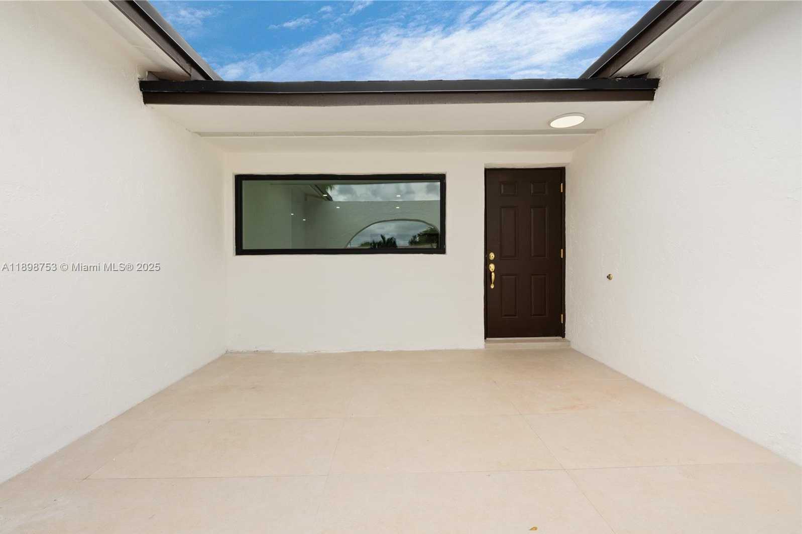 Small Image of 8560 SOUTHAMPTON DR, Miramar Number 11