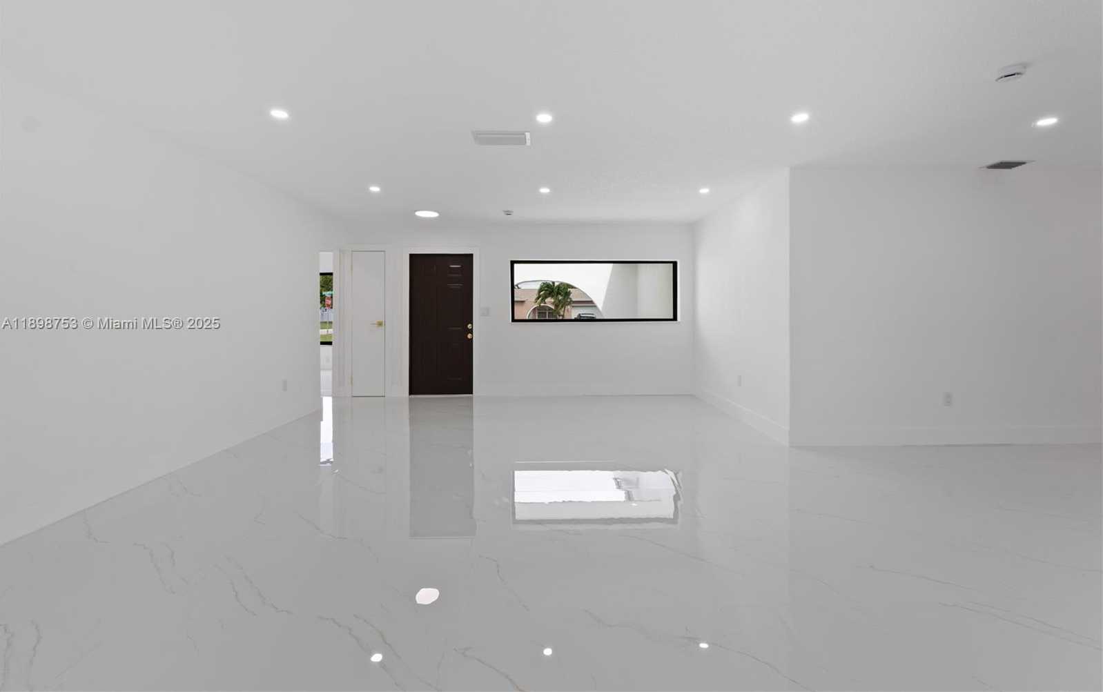 Small Image of 8560 SOUTHAMPTON DR, Miramar Number 16