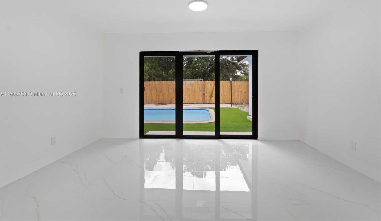 Small Image of 8560 SOUTHAMPTON DR, Miramar Number 18