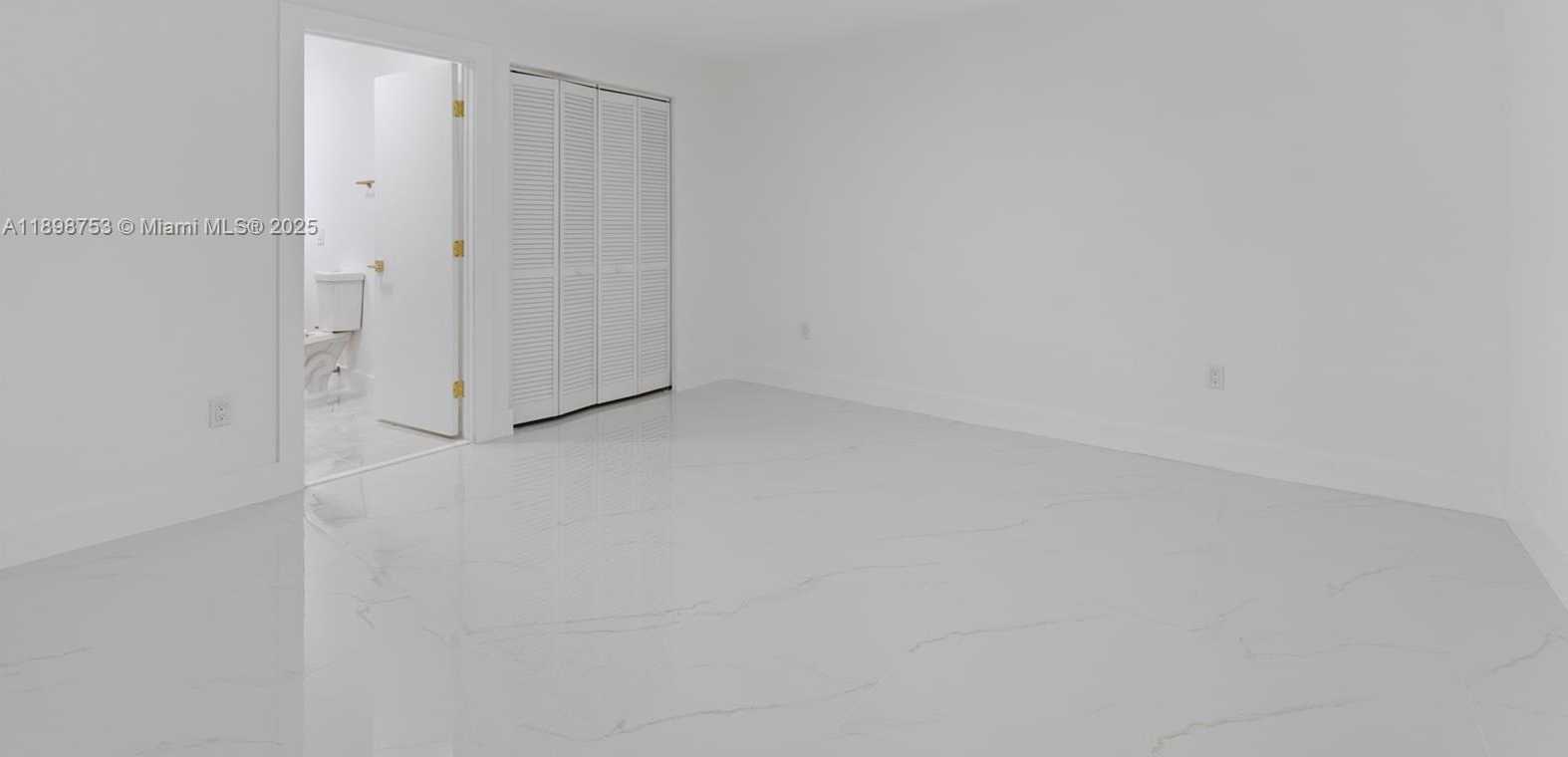 Small Image of 8560 SOUTHAMPTON DR, Miramar Number 29