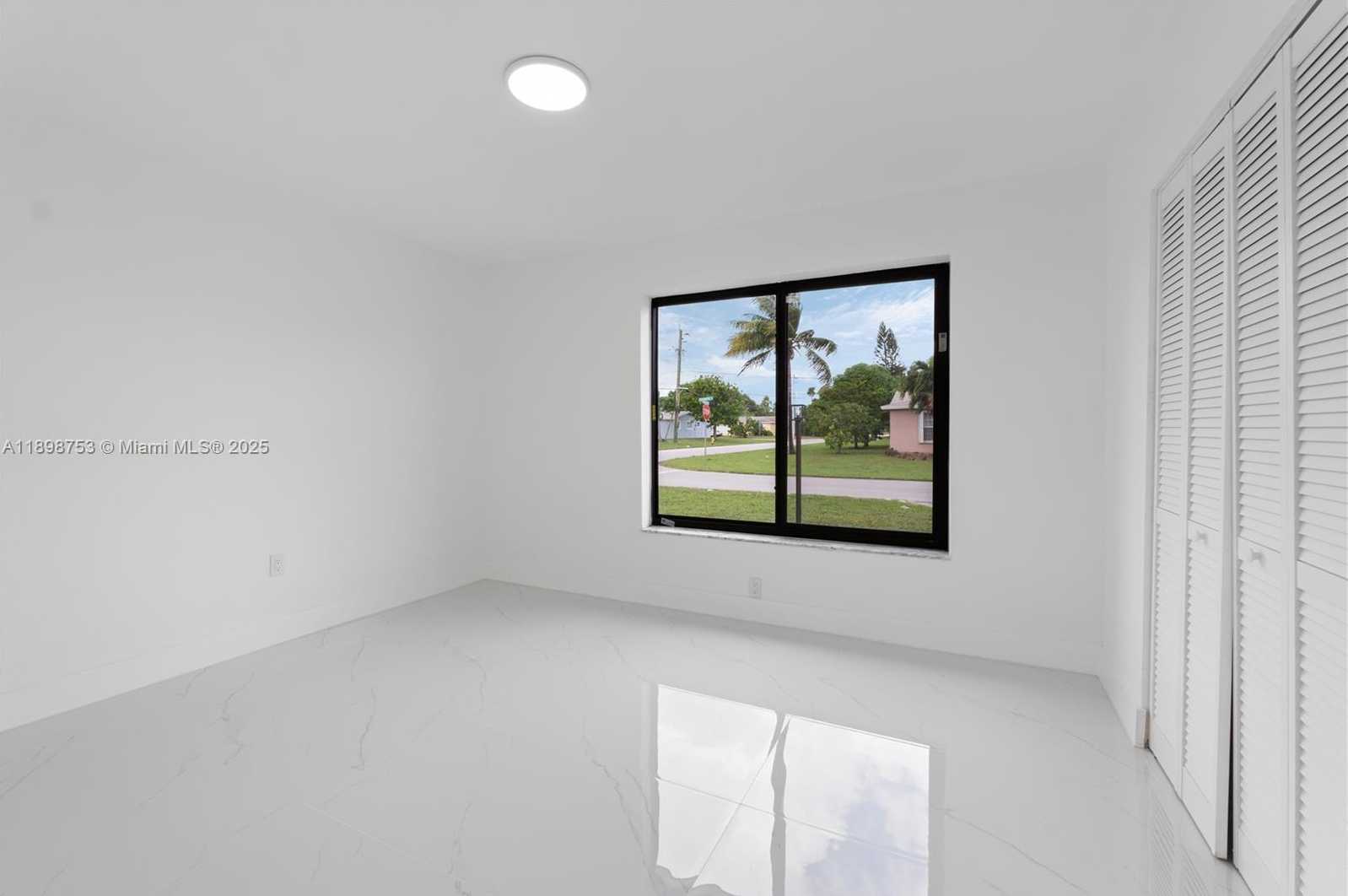 Small Image of 8560 SOUTHAMPTON DR, Miramar Number 33