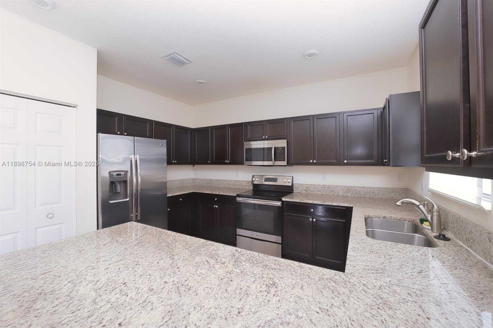 Small Image of 3412 WEST 103RD TER, Hialeah Number 10