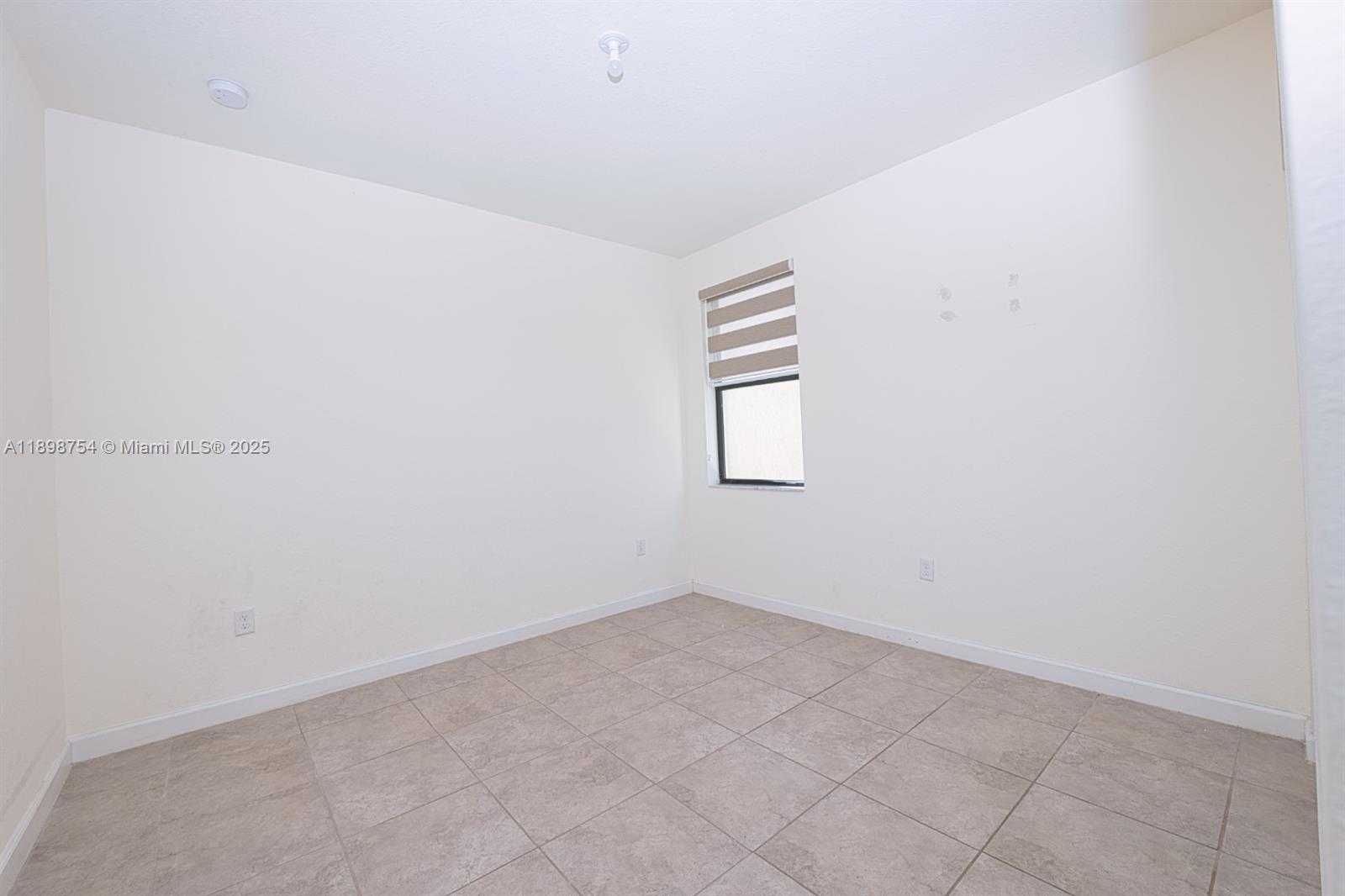 Small Image of 3412 WEST 103RD TER, Hialeah Number 14