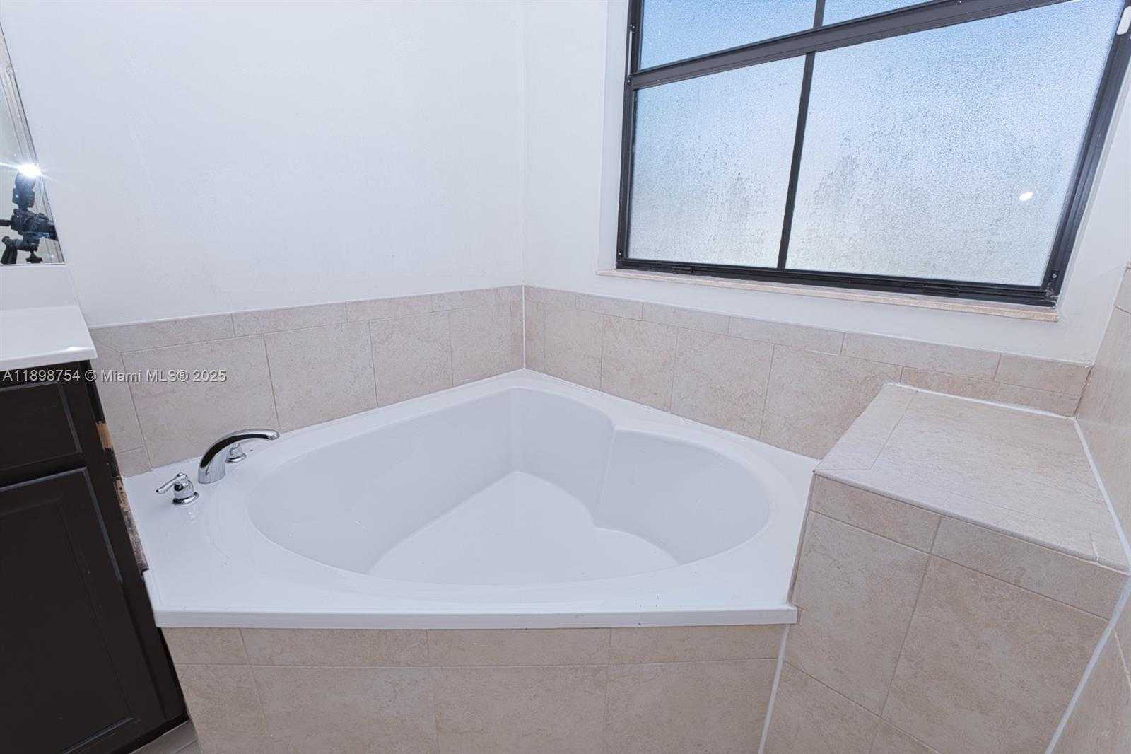 Small Image of 3412 WEST 103RD TER, Hialeah Number 29