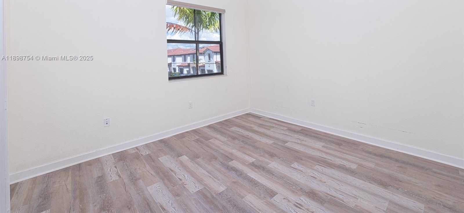 Small Image of 3412 WEST 103RD TER, Hialeah Number 37