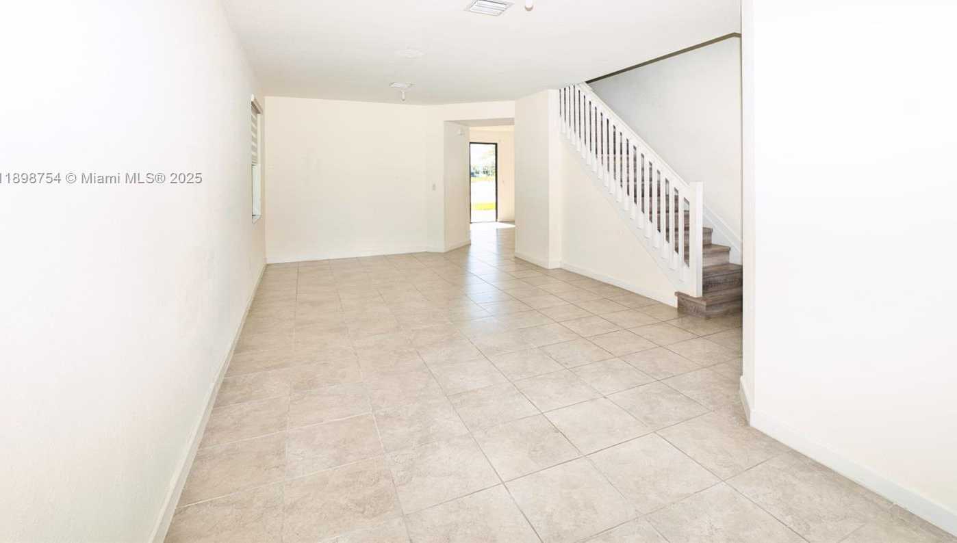 Small Image of 3412 WEST 103RD TER, Hialeah Number 4