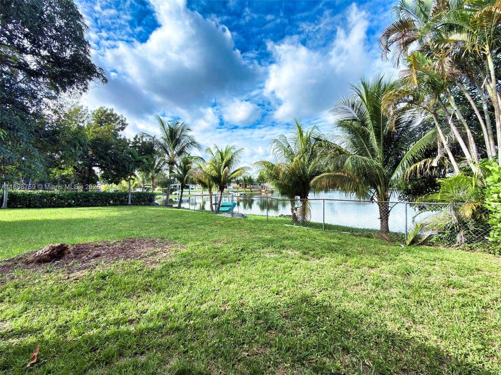 Small Image of 6340 WEST 14TH AVE, Hialeah Number 22