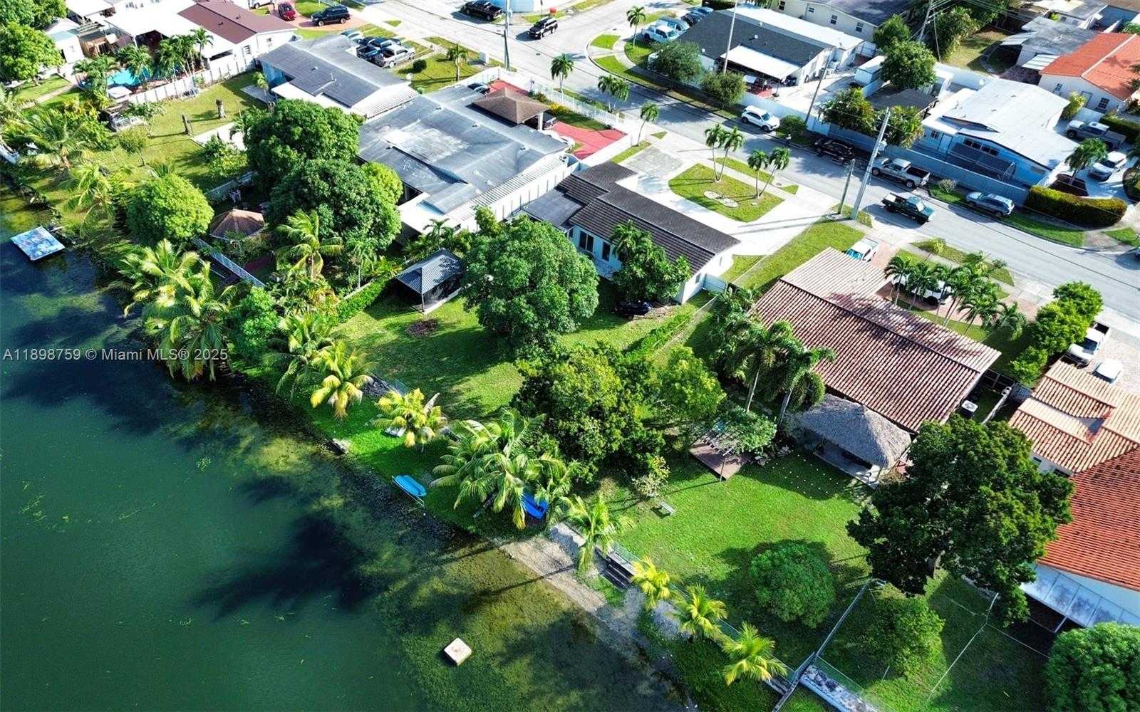 Small Image of 6340 WEST 14TH AVE, Hialeah Number 23