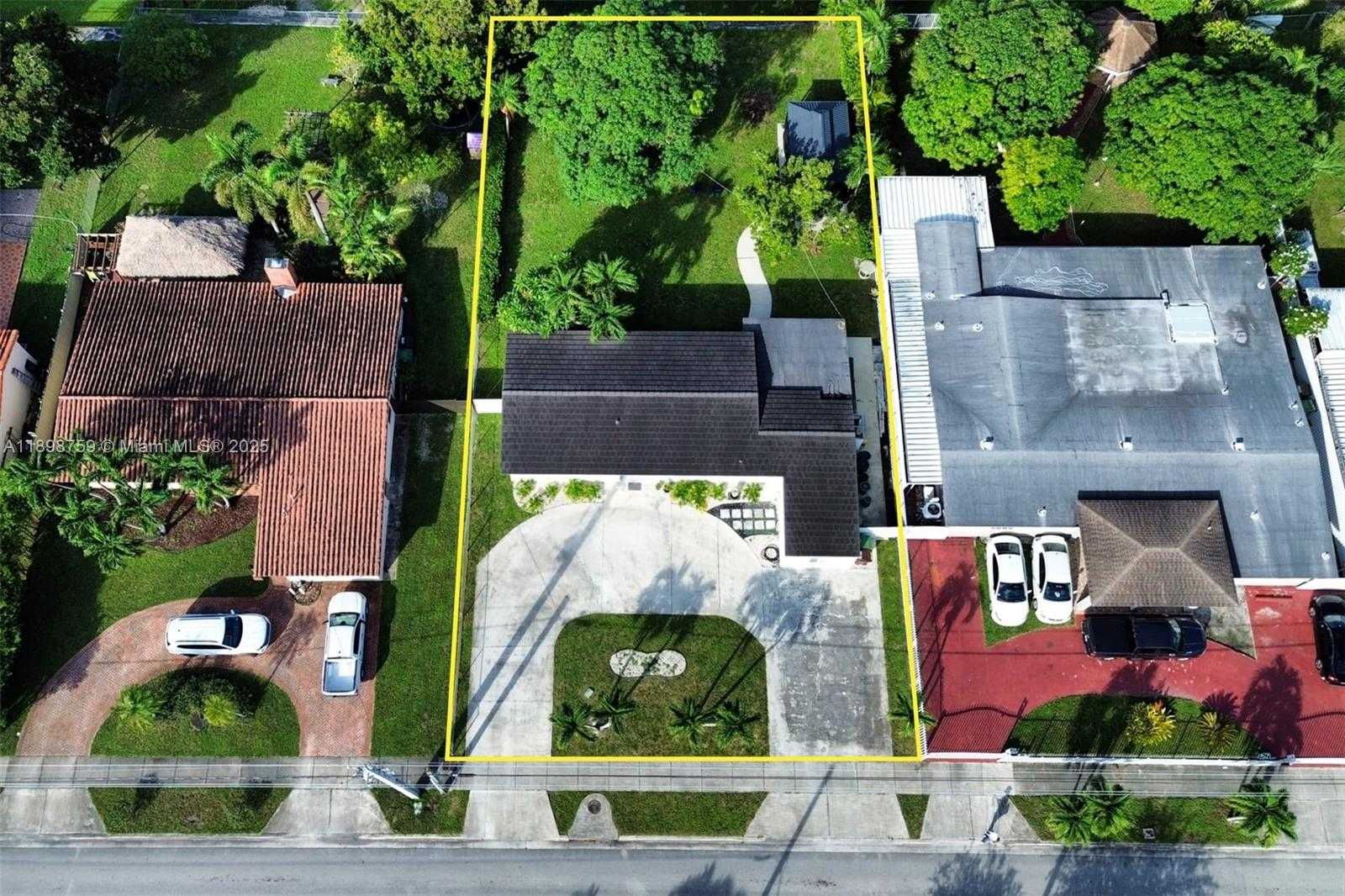 Small Image of 6340 WEST 14TH AVE, Hialeah Number 29