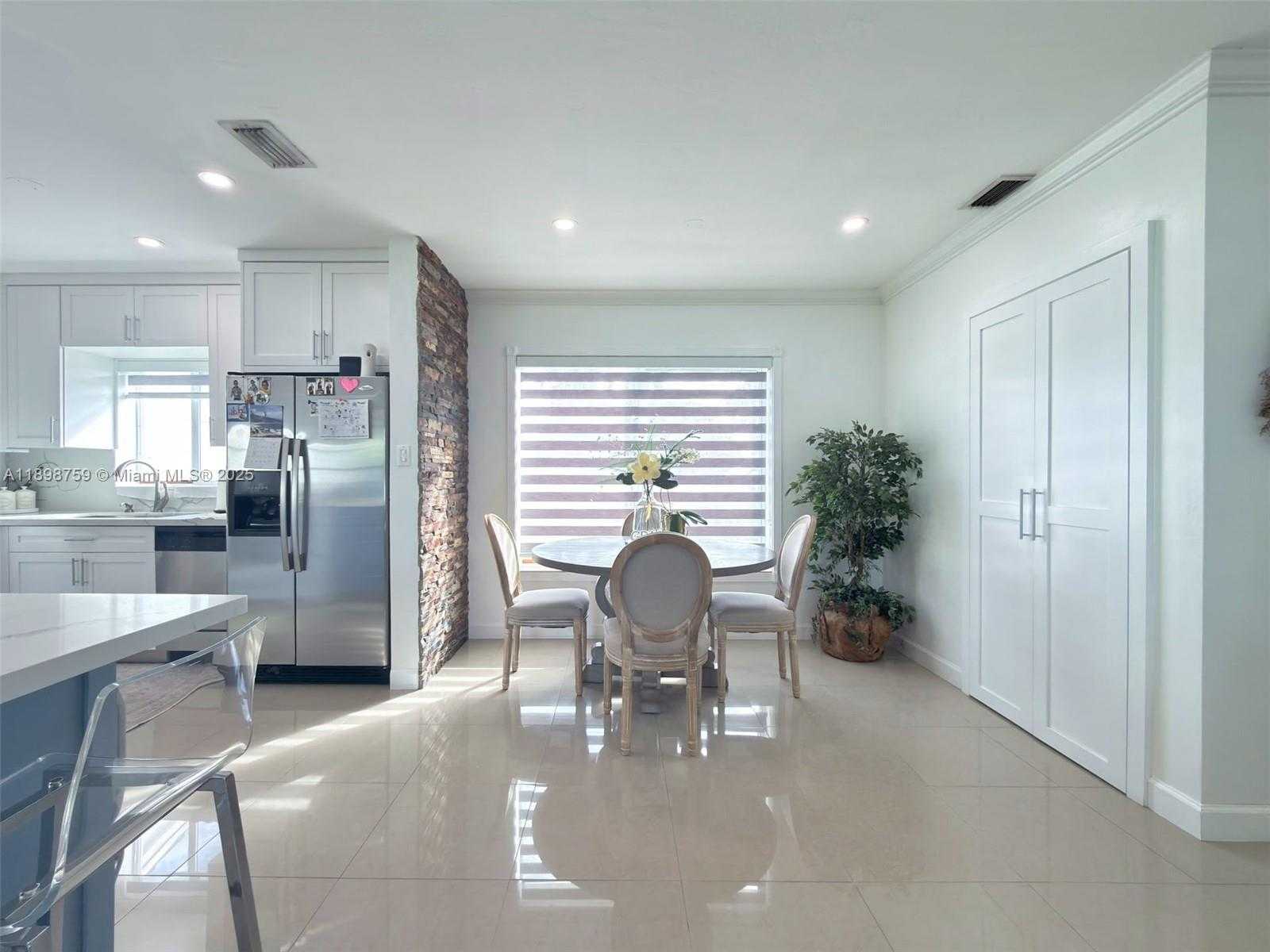 Small Image of 6340 WEST 14TH AVE, Hialeah Number 6