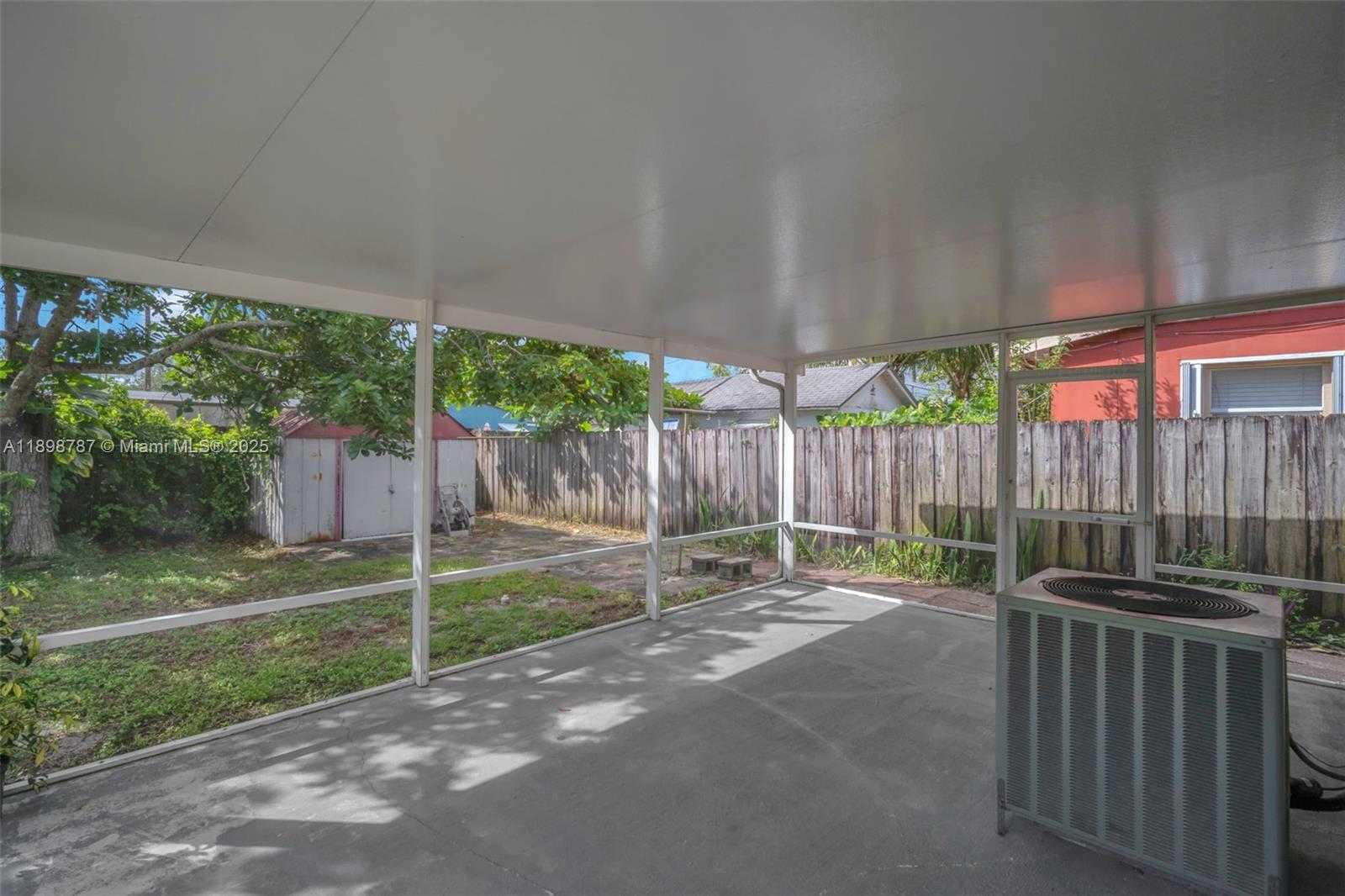 Small Image of 6288 SOUTH WEST 22ND CT, Miramar Number 10