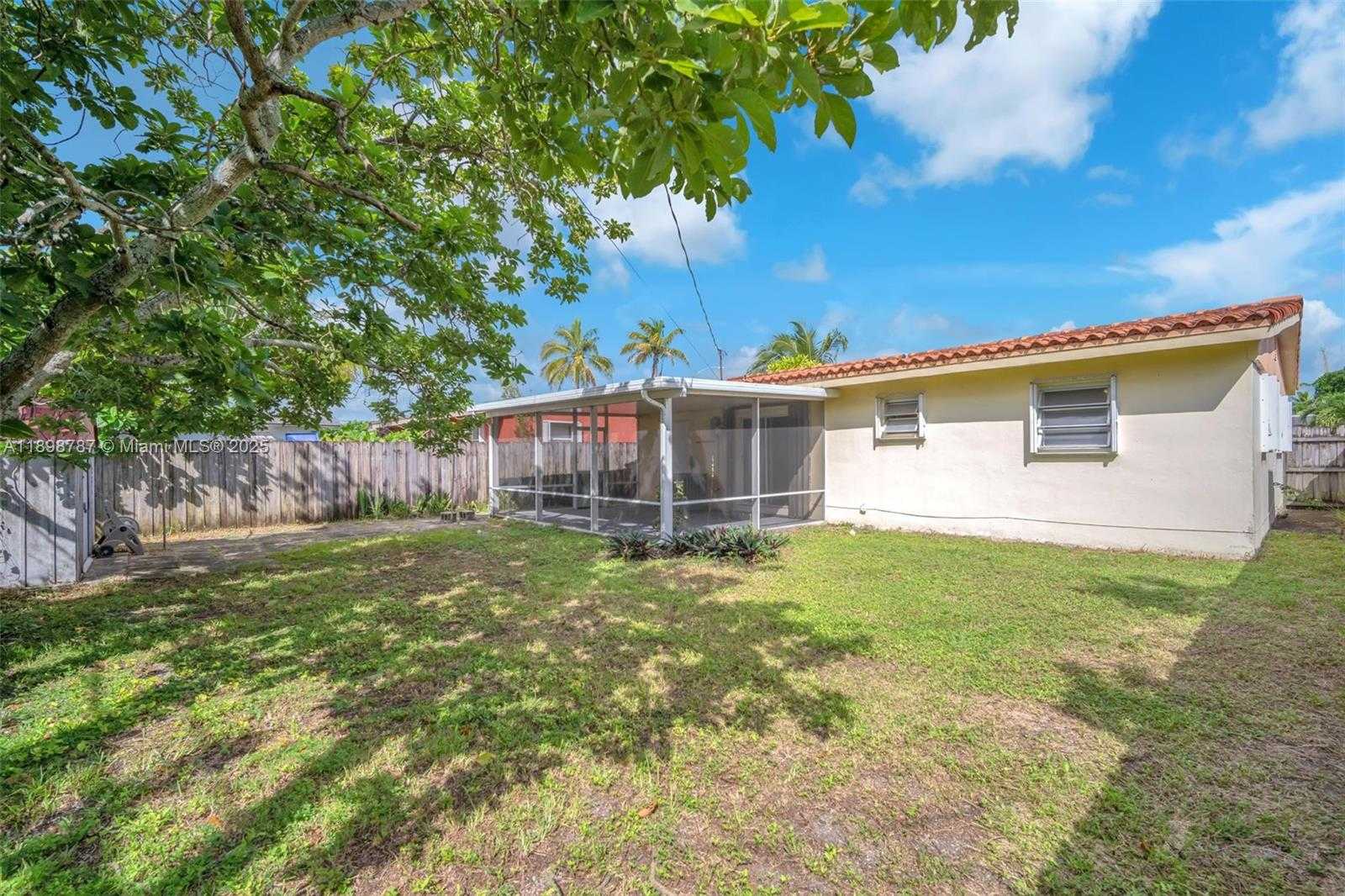 Small Image of 6288 SOUTH WEST 22ND CT, Miramar Number 14
