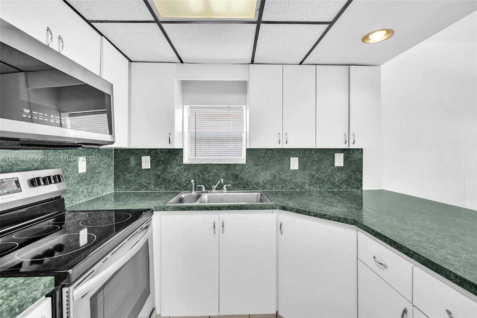 Small Image of 6288 SOUTH WEST 22ND CT, Miramar Number 24