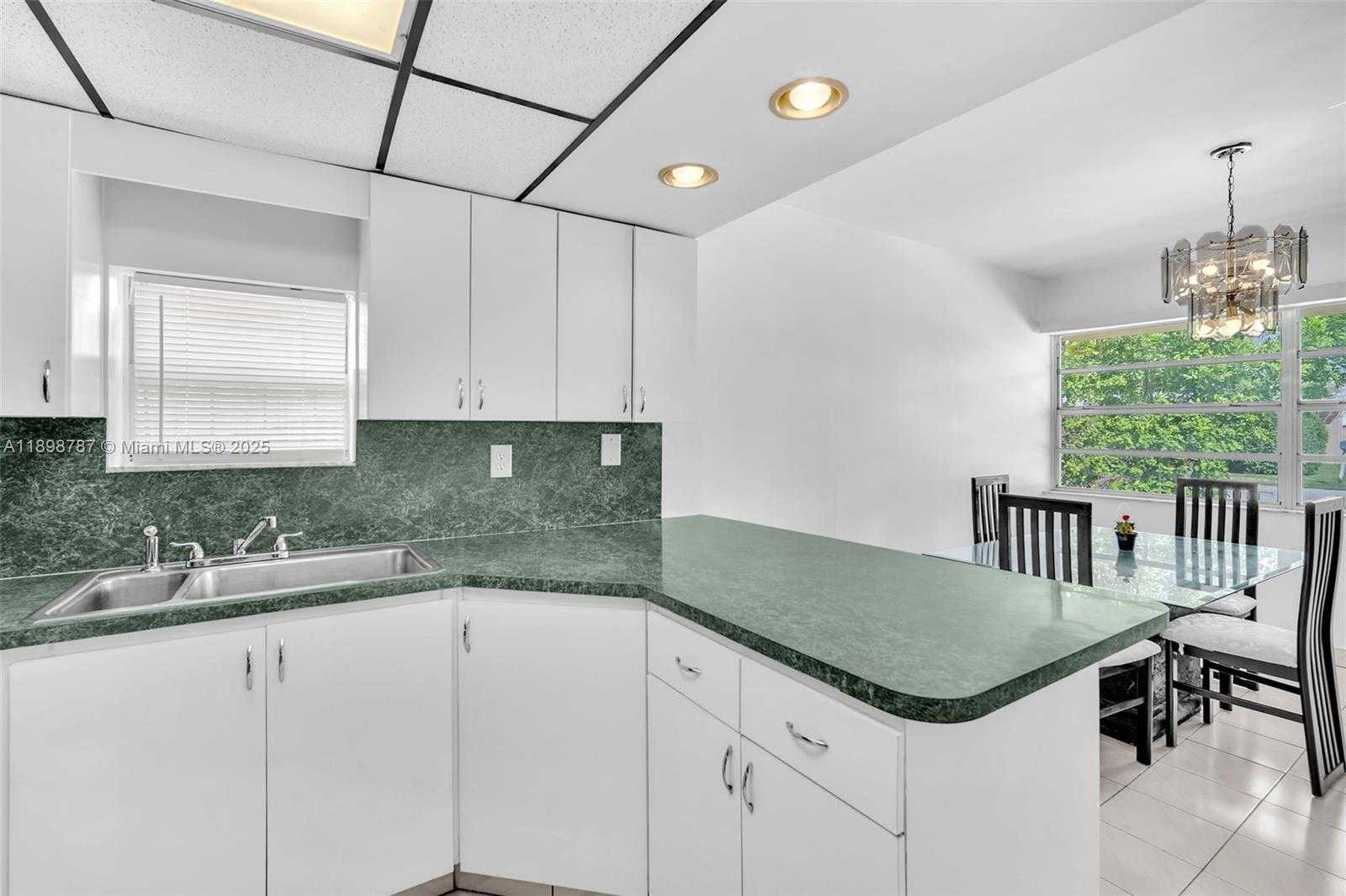 Small Image of 6288 SOUTH WEST 22ND CT, Miramar Number 25
