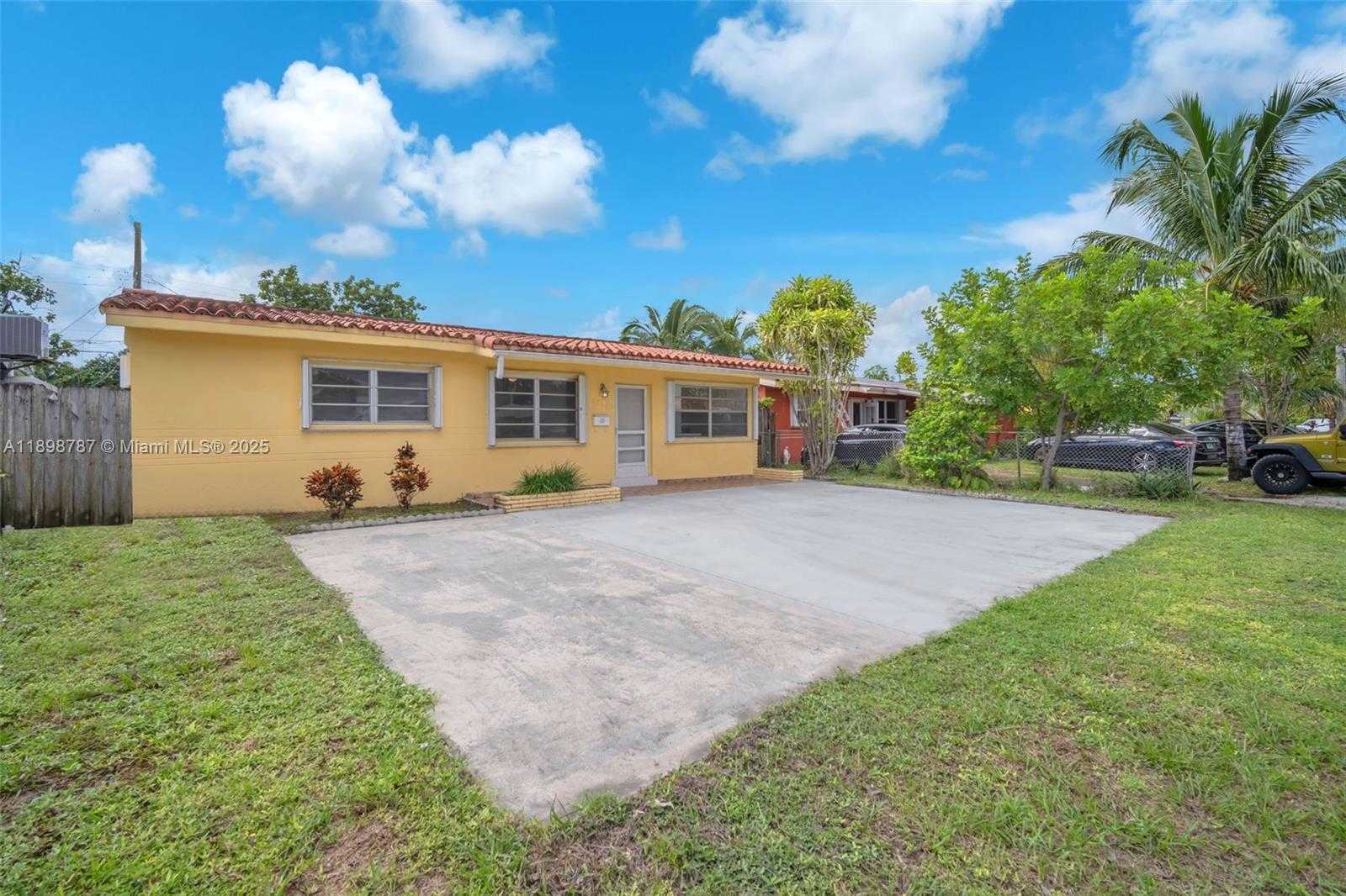 Small Image of 6288 SOUTH WEST 22ND CT, Miramar Number 32