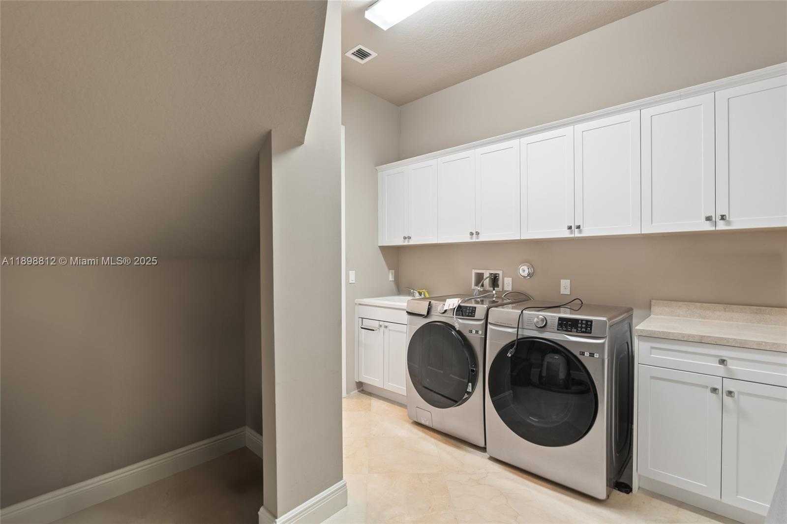 Small Image of 10230 SWEET BAY CT, Parkland Number 16