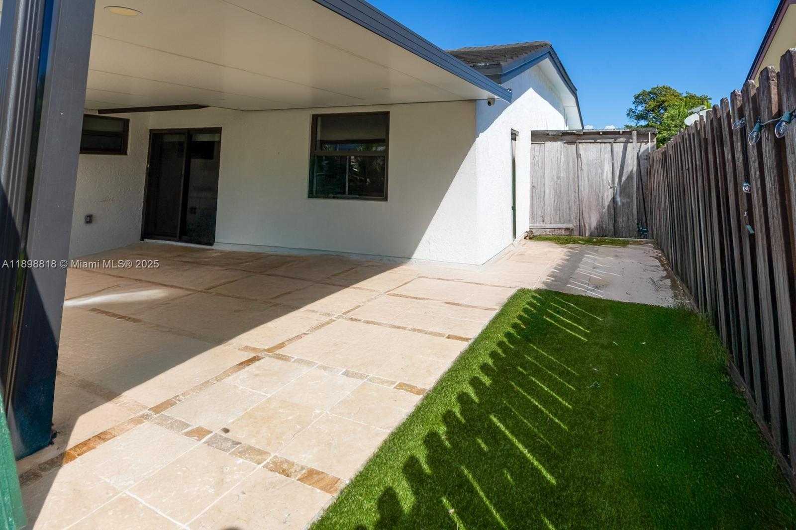 Small Image of 8550 SOUTH WEST 207TH TER, Cutler Bay Number 12