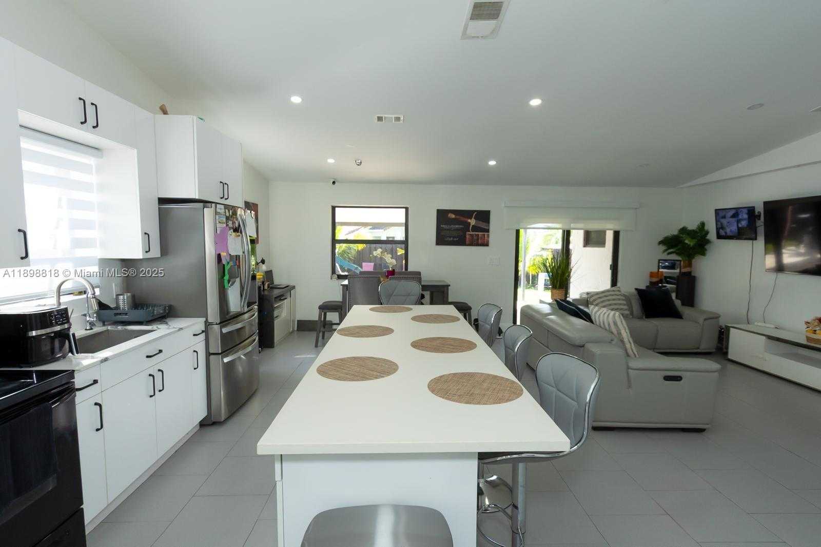 Small Image of 8550 SOUTH WEST 207TH TER, Cutler Bay Number 15