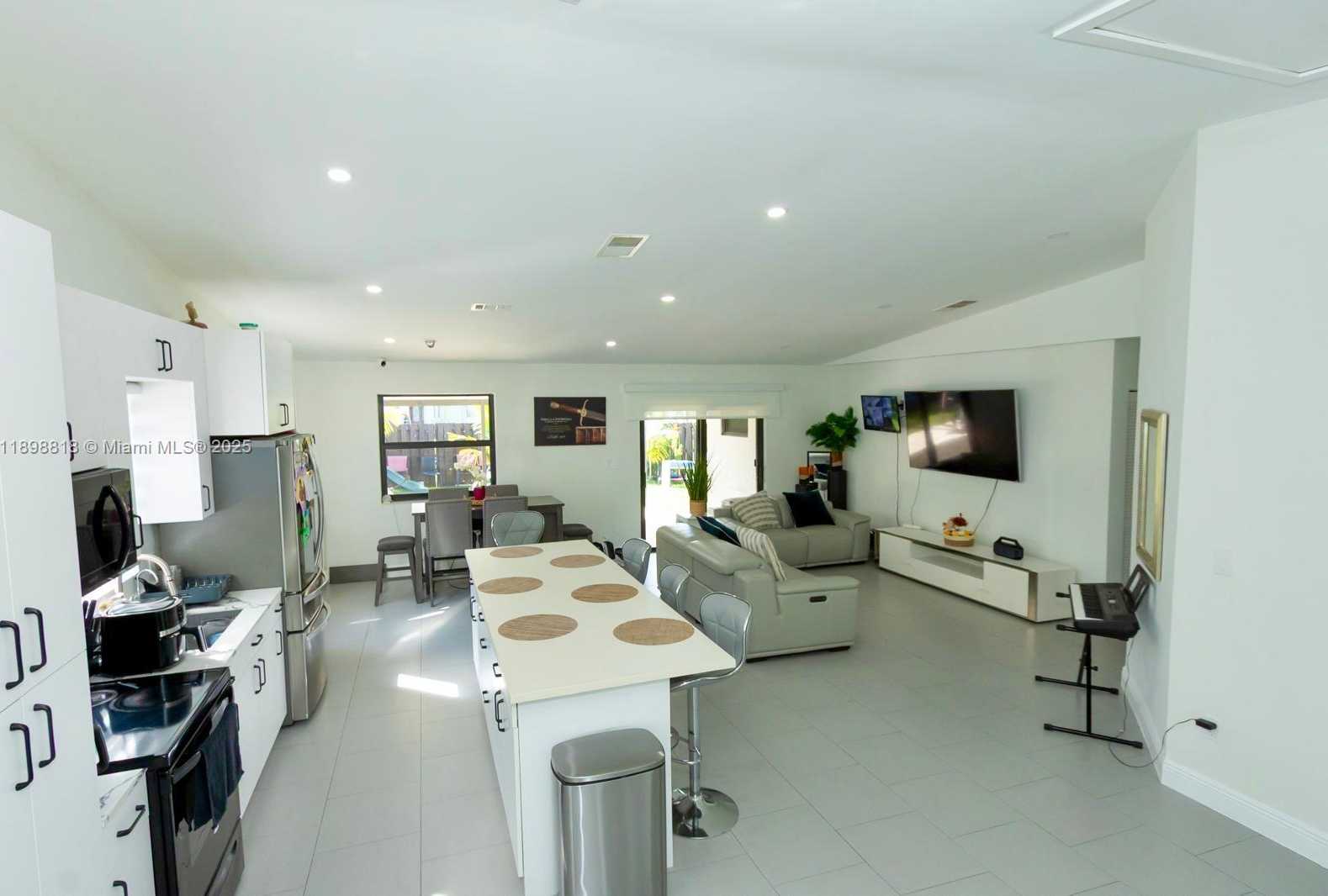 Small Image of 8550 SOUTH WEST 207TH TER, Cutler Bay Number 17