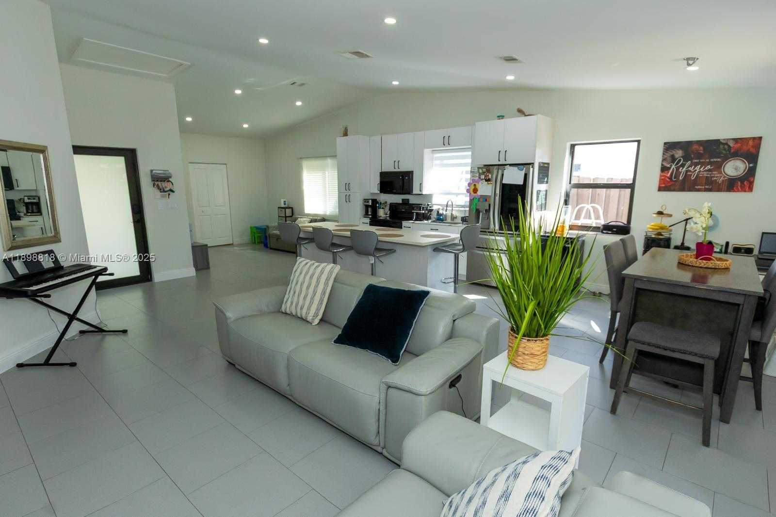 Small Image of 8550 SOUTH WEST 207TH TER, Cutler Bay Number 20