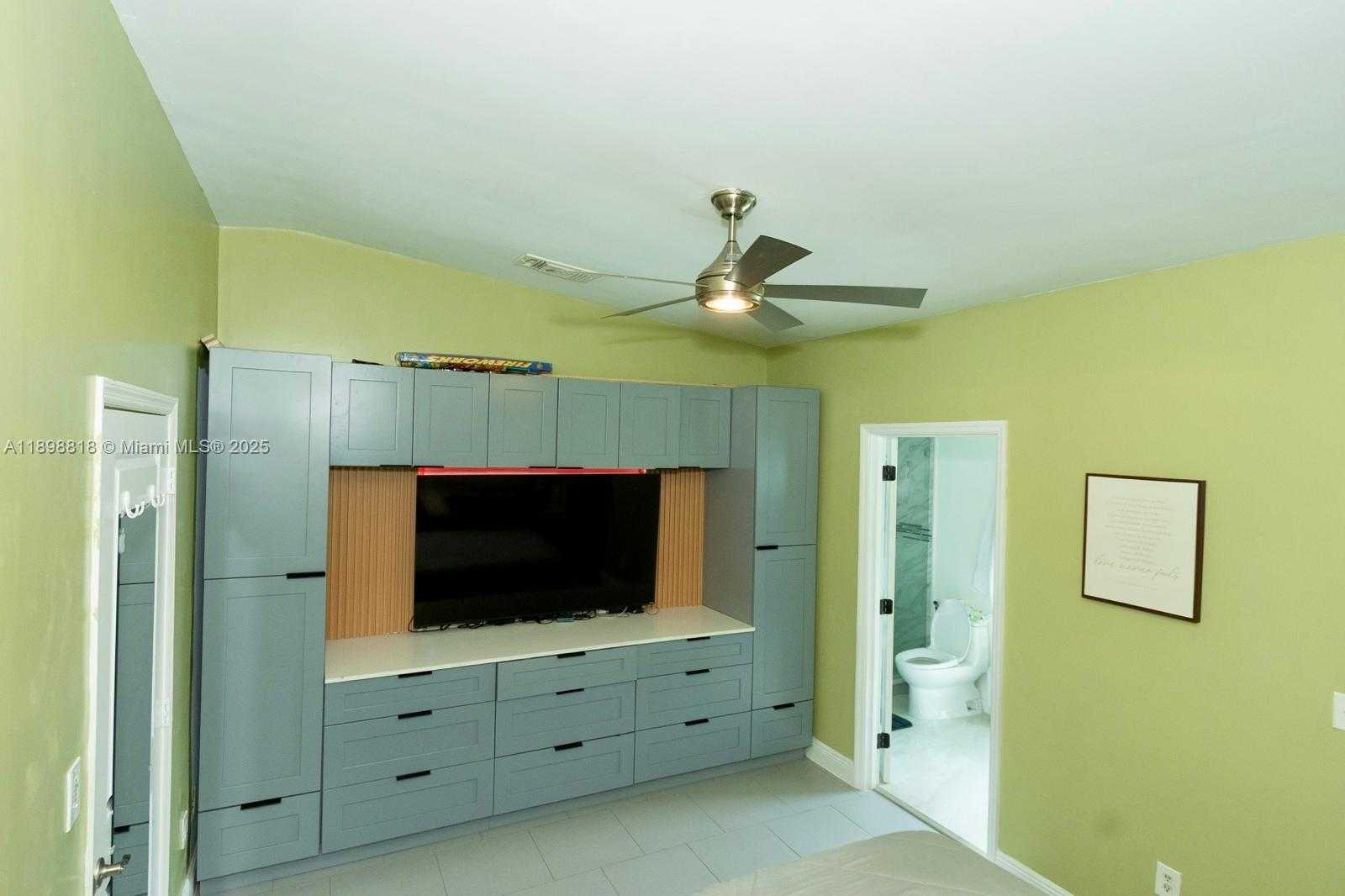 Small Image of 8550 SOUTH WEST 207TH TER, Cutler Bay Number 25