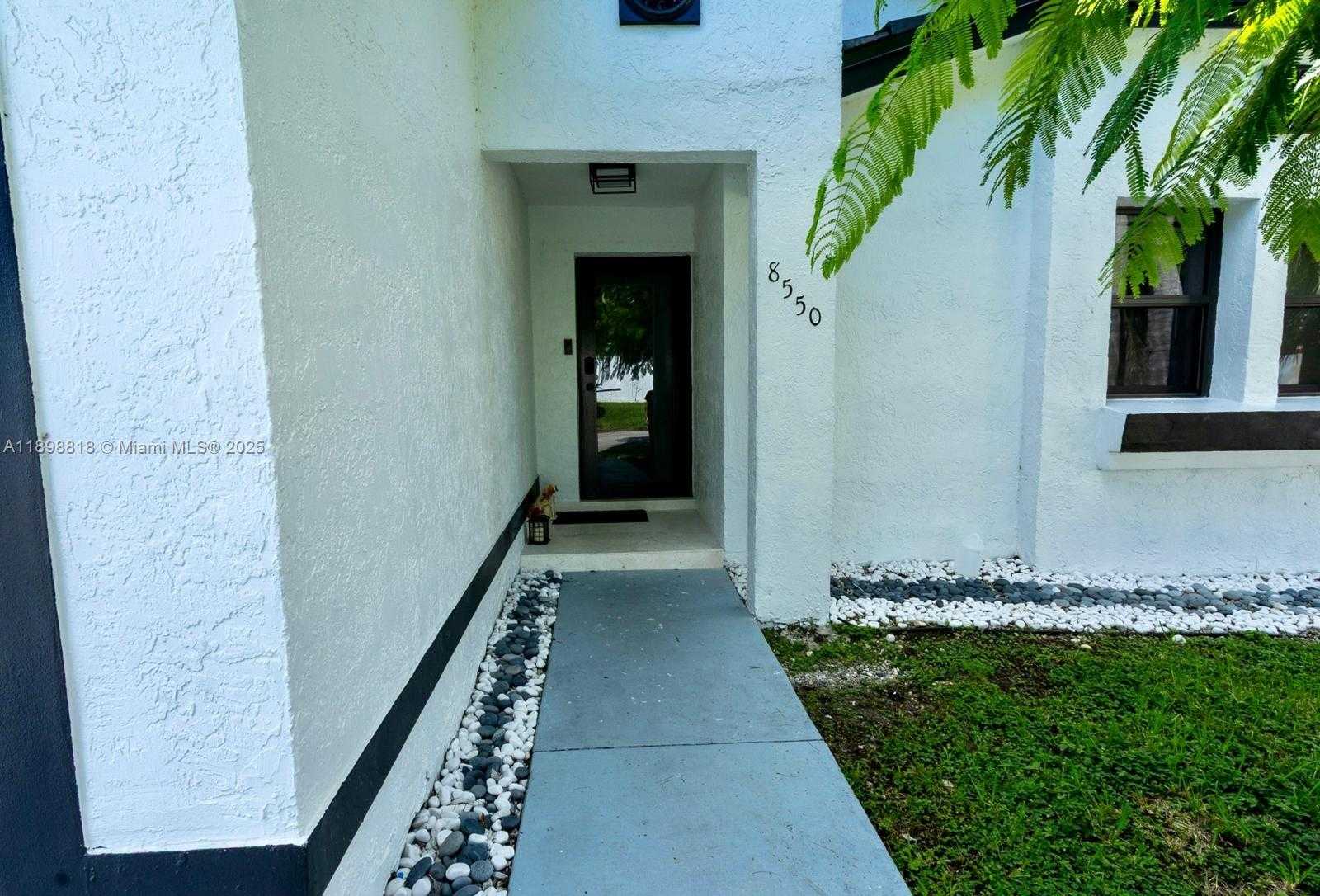 Small Image of 8550 SOUTH WEST 207TH TER, Cutler Bay Number 3