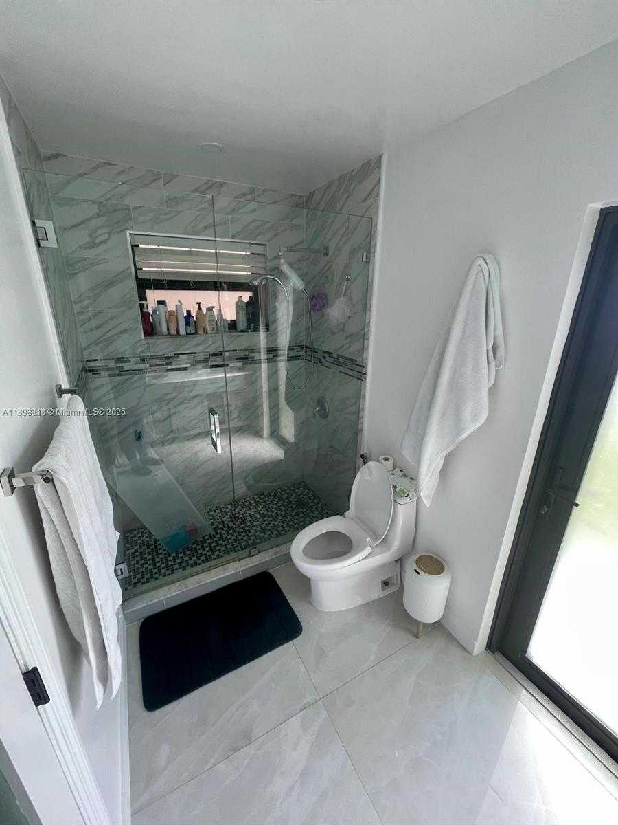 Small Image of 8550 SOUTH WEST 207TH TER, Cutler Bay Number 30