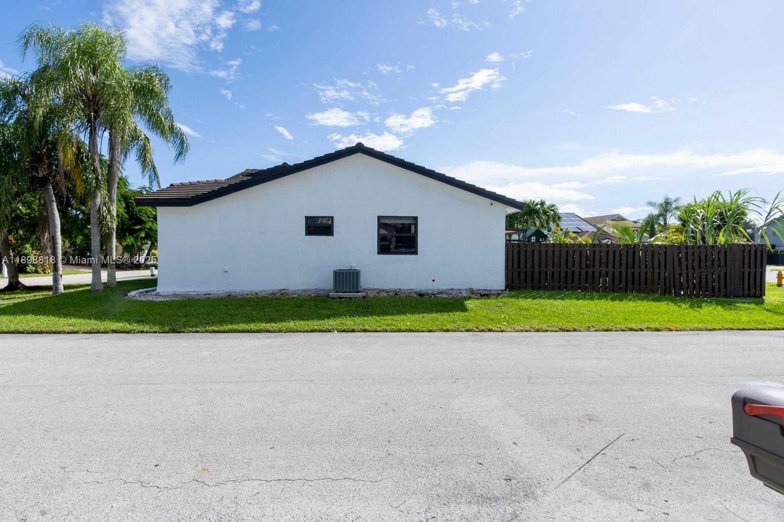 Small Image of 8550 SOUTH WEST 207TH TER, Cutler Bay Number 8