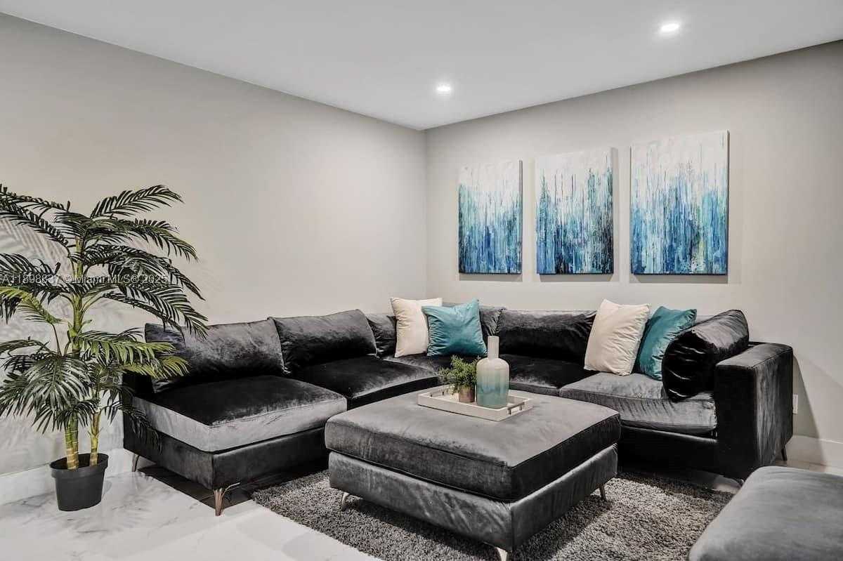 Small Image of 1321 SOUTH 16TH AVE, Hollywood Number 11