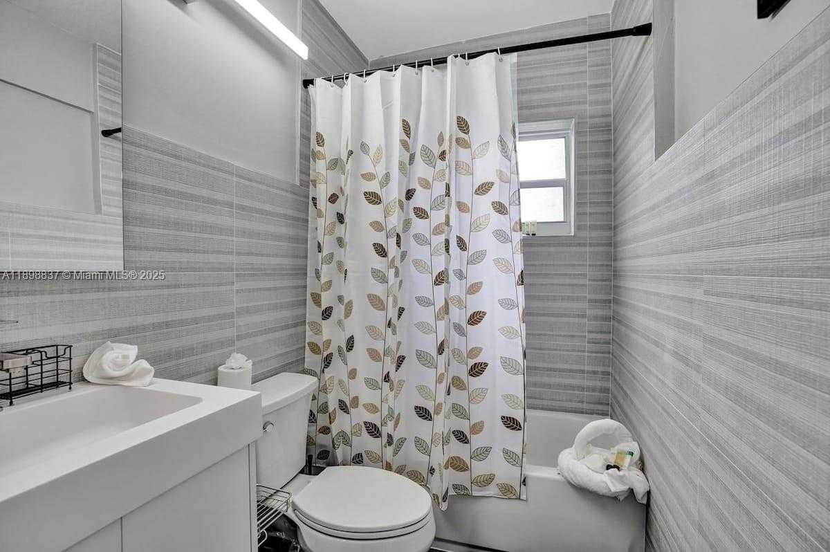 Small Image of 1321 SOUTH 16TH AVE, Hollywood Number 12