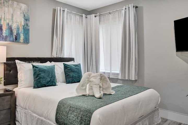 Small Image of 1321 SOUTH 16TH AVE, Hollywood Number 15