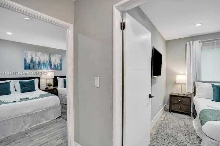 Small Image of 1321 SOUTH 16TH AVE, Hollywood Number 31