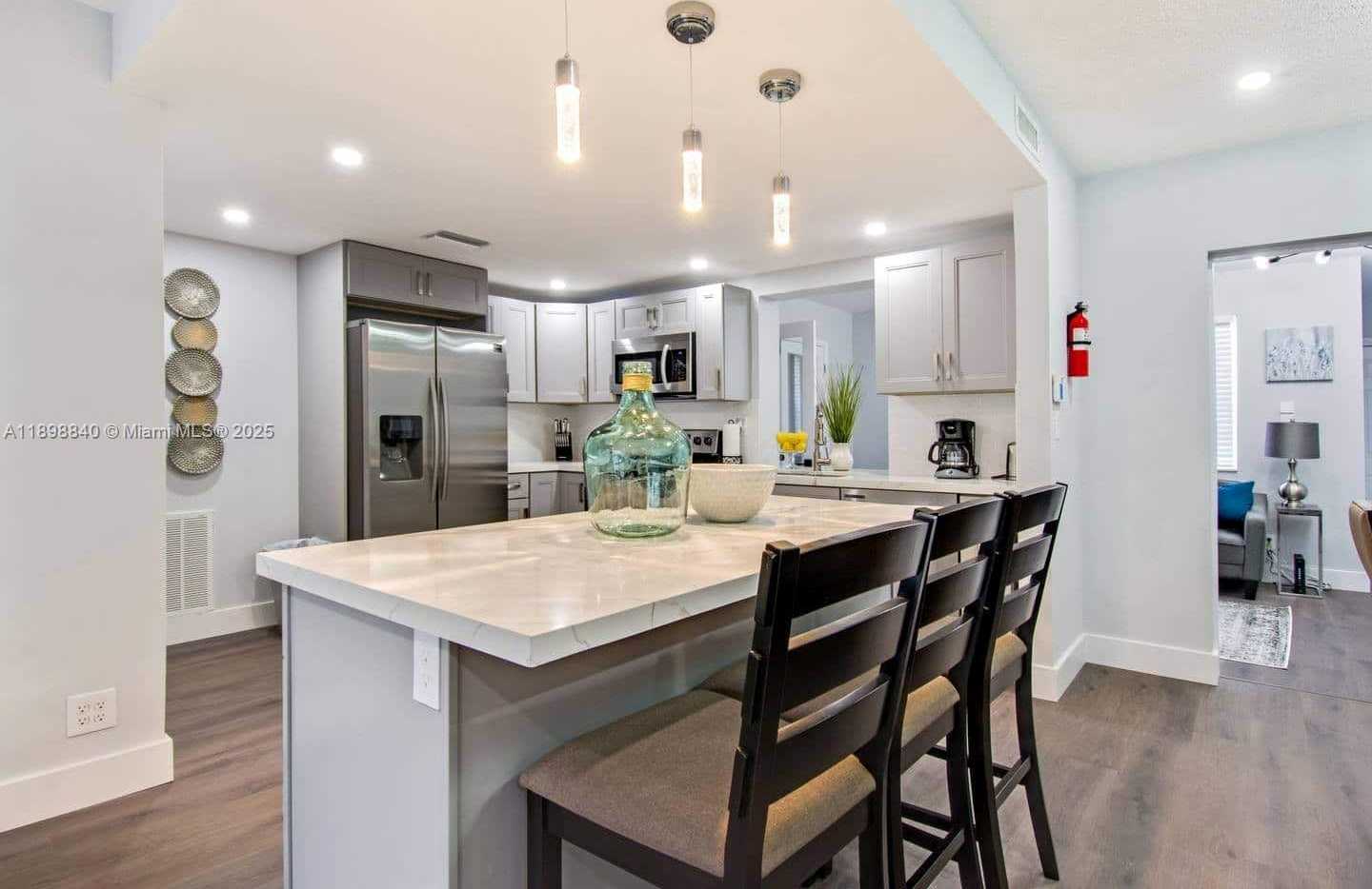 Small Image of 1305 FUNSTON ST, Hollywood Number 2