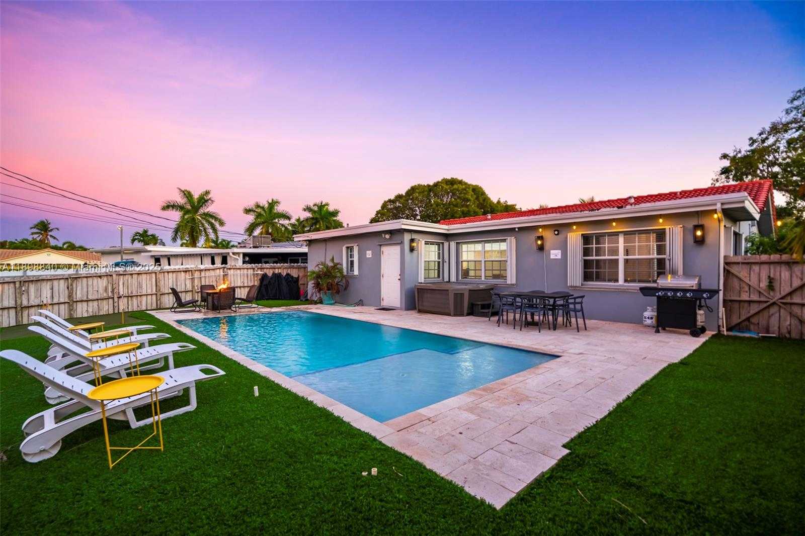 Small Image of 1305 FUNSTON ST, Hollywood Number 4
