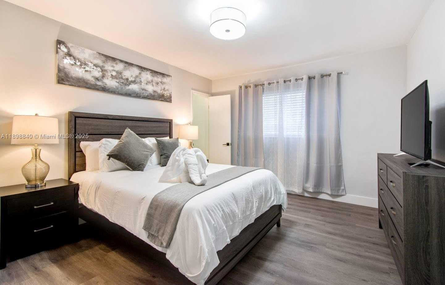 Small Image of 1305 FUNSTON ST, Hollywood Number 56