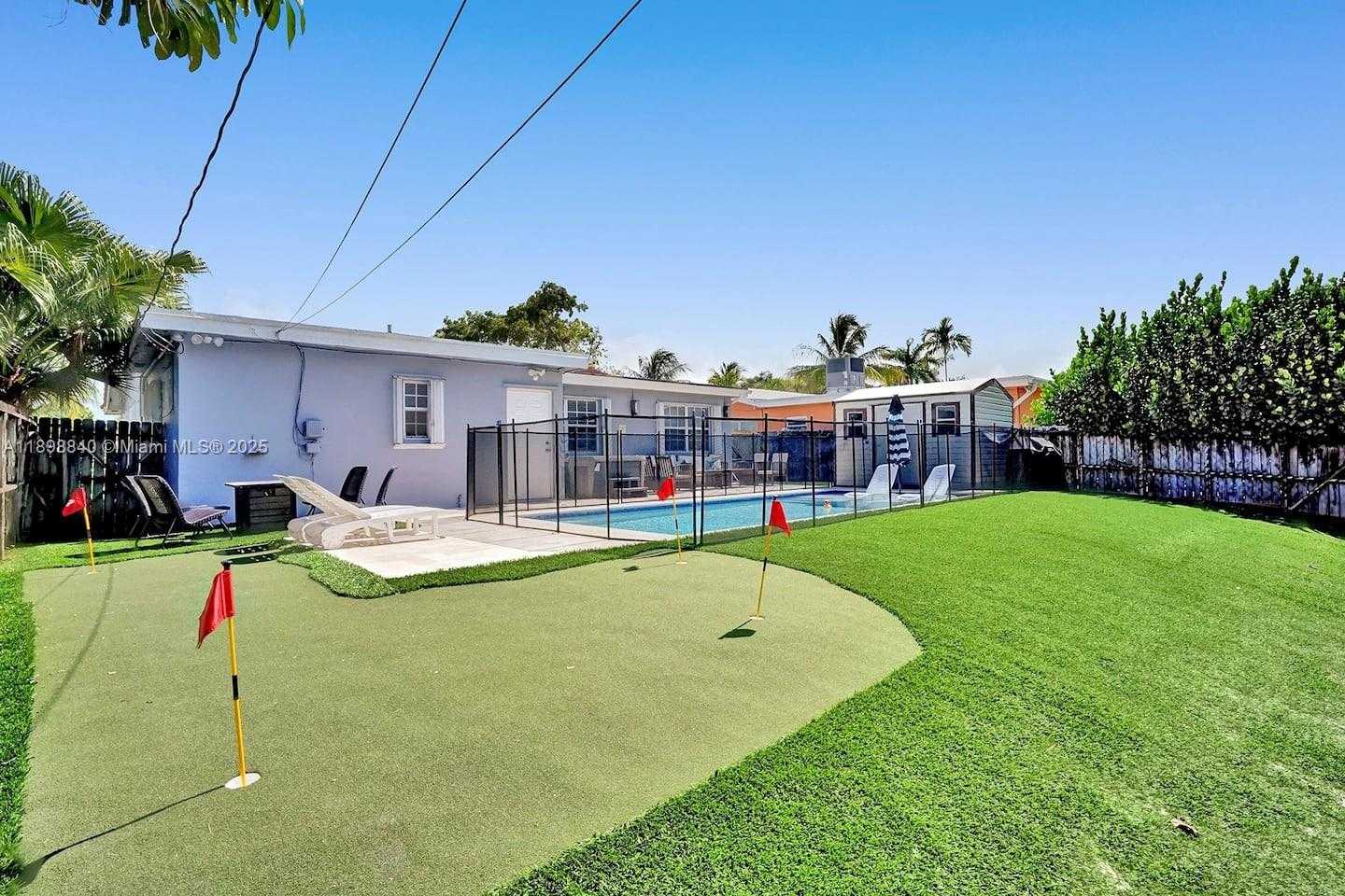 Small Image of 1305 FUNSTON ST, Hollywood Number 6