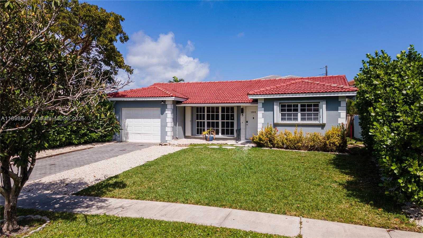Small Image of 1305 FUNSTON ST, Hollywood Number 79