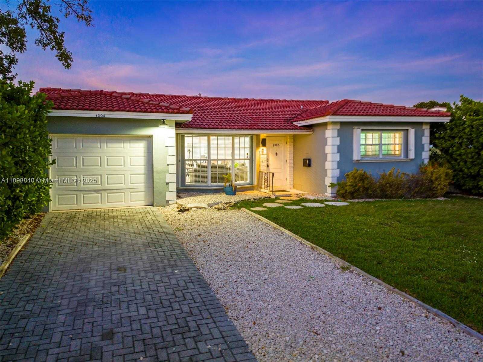 Small Image of 1305 FUNSTON ST, Hollywood Number 90