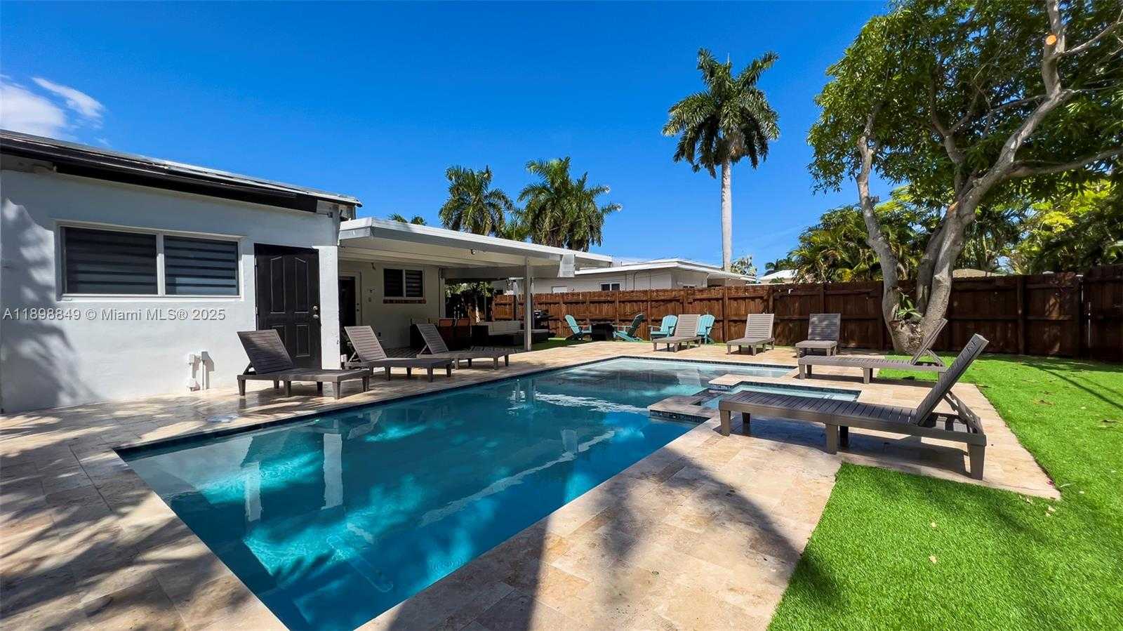 Small Image of 1230 JOHNSON ST, Hollywood Number 12