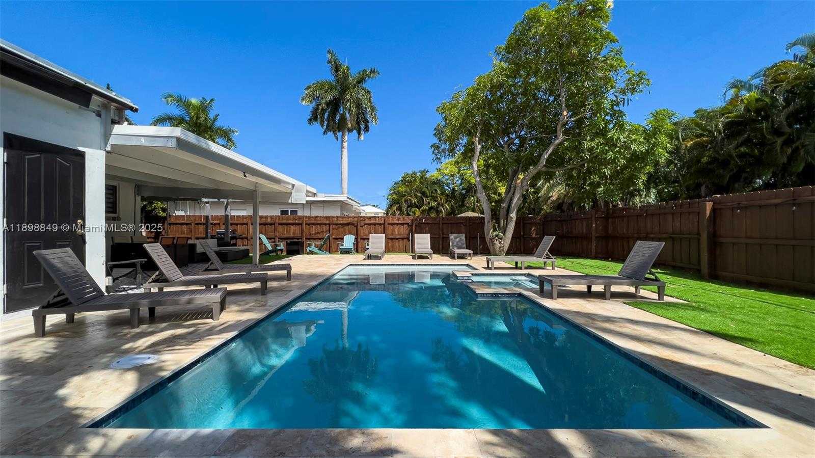 Small Image of 1230 JOHNSON ST, Hollywood Number 13