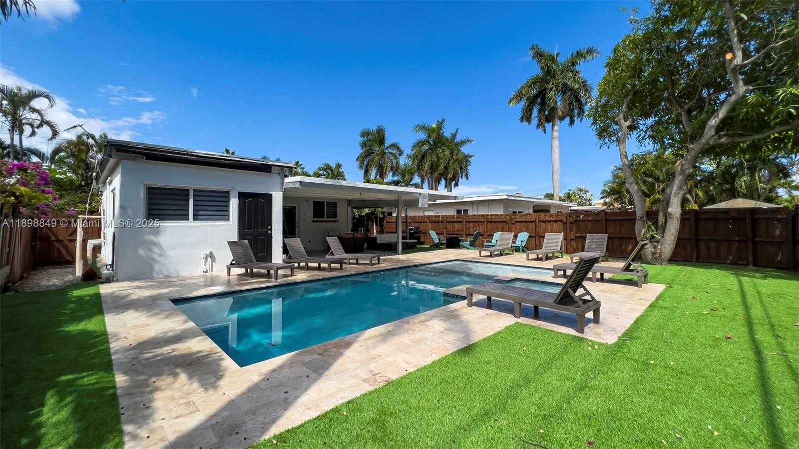 Small Image of 1230 JOHNSON ST, Hollywood Number 21